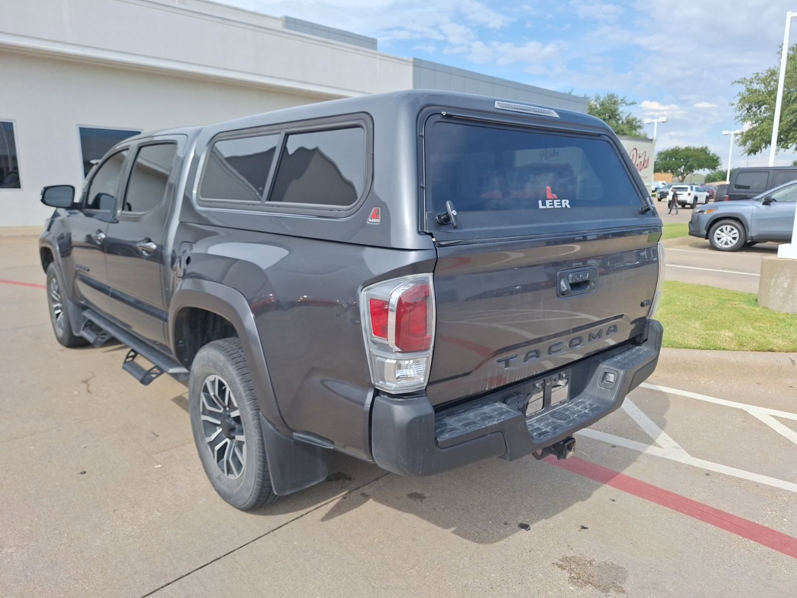 2022 Toyota Tacoma V6 photo 3