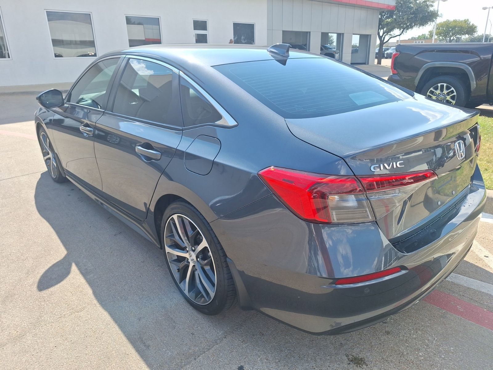 2024 Honda Civic Touring photo 3