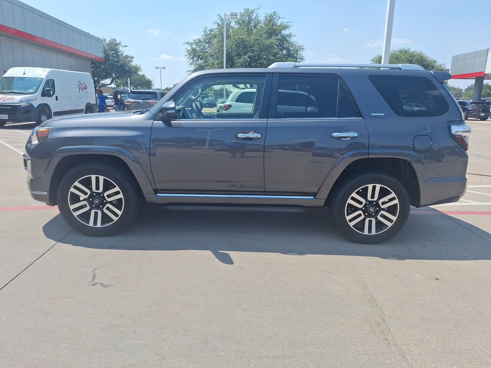 2023 Toyota 4Runner Limited photo 2