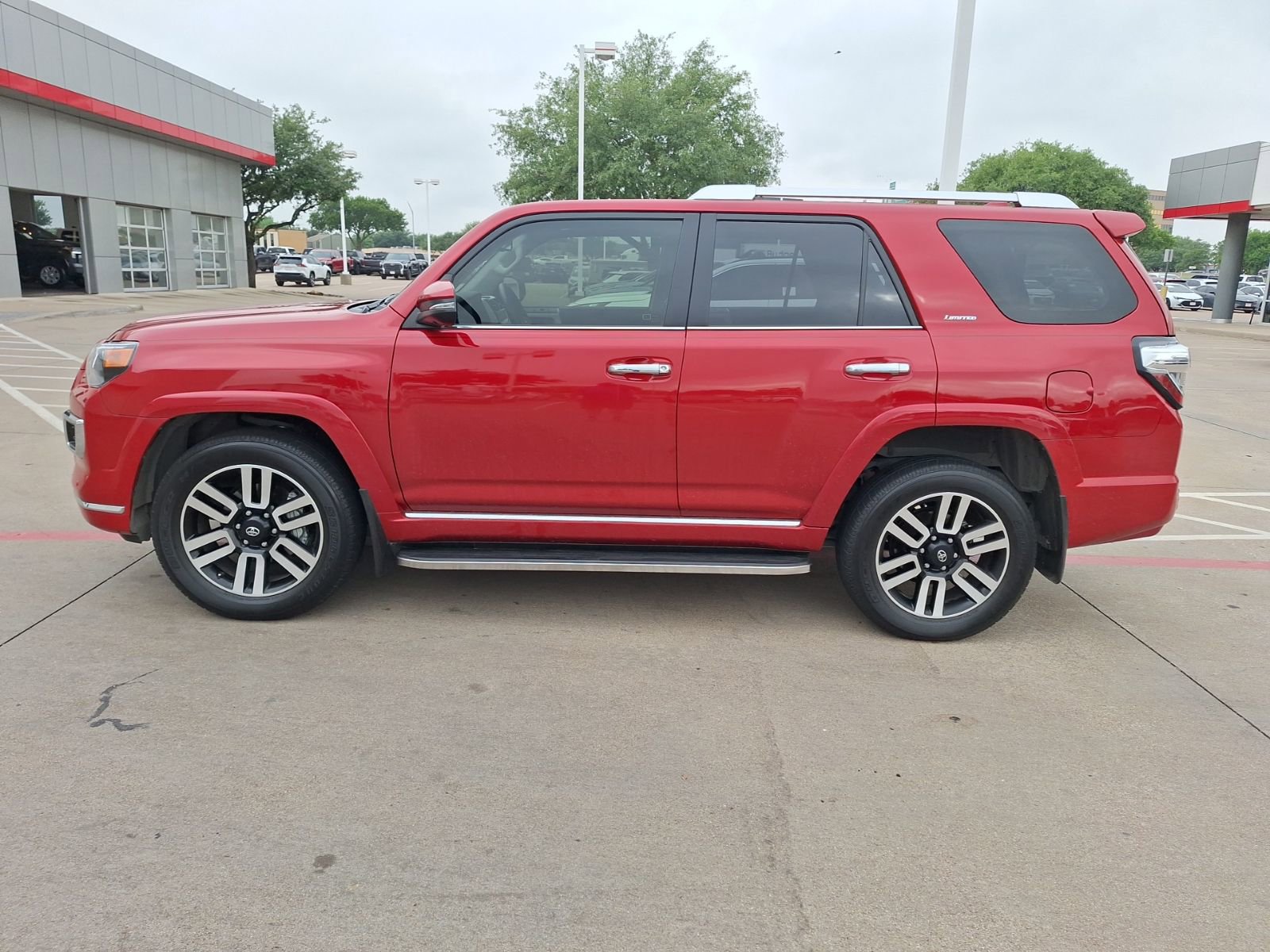 2024 Toyota 4Runner Limited photo 2