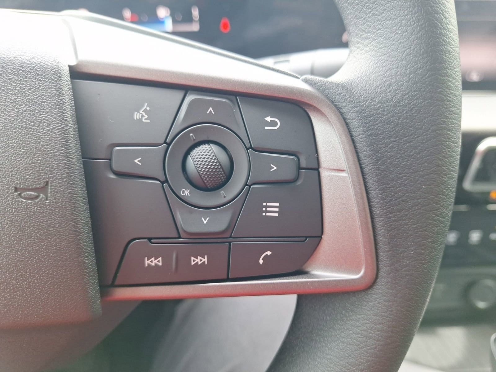2026 Nissan Sentra SV - Photo 19