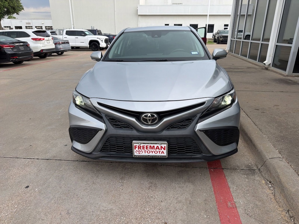 Used 2022 Toyota Camry SE Sedan