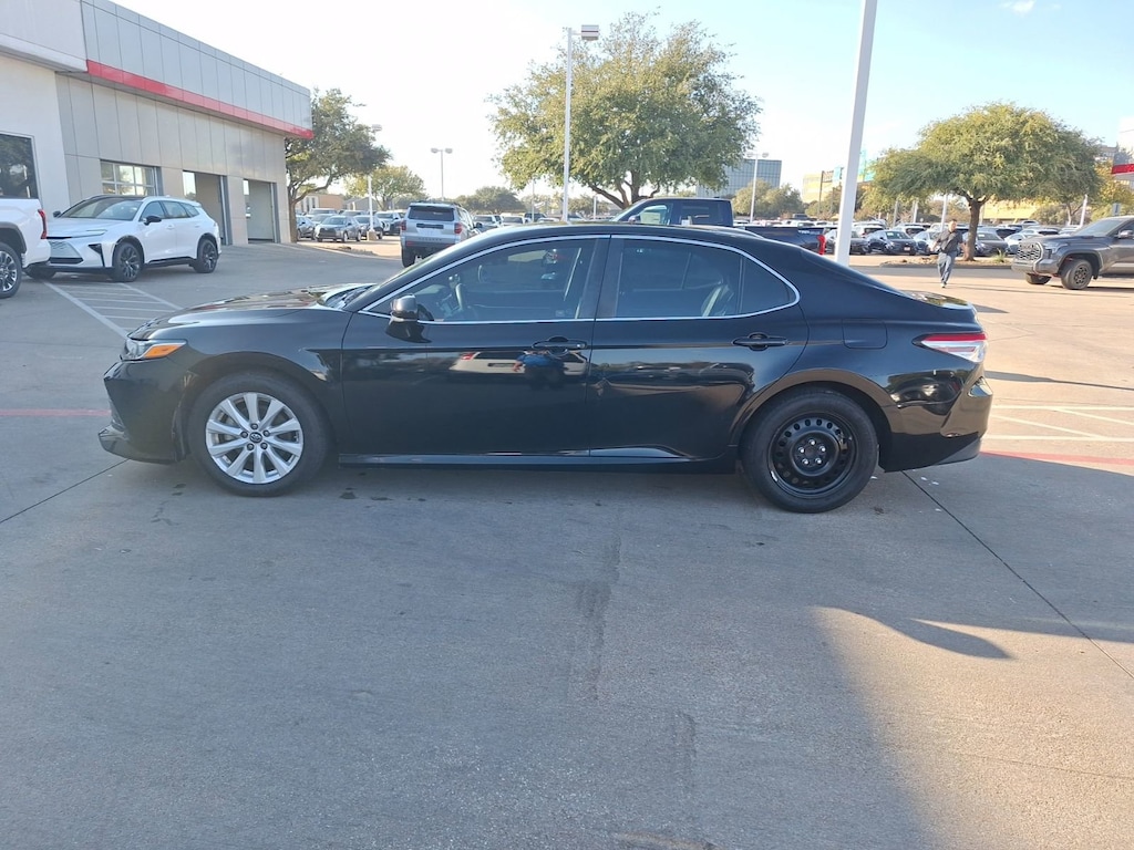 Used 2018 Toyota Camry LE Sedan