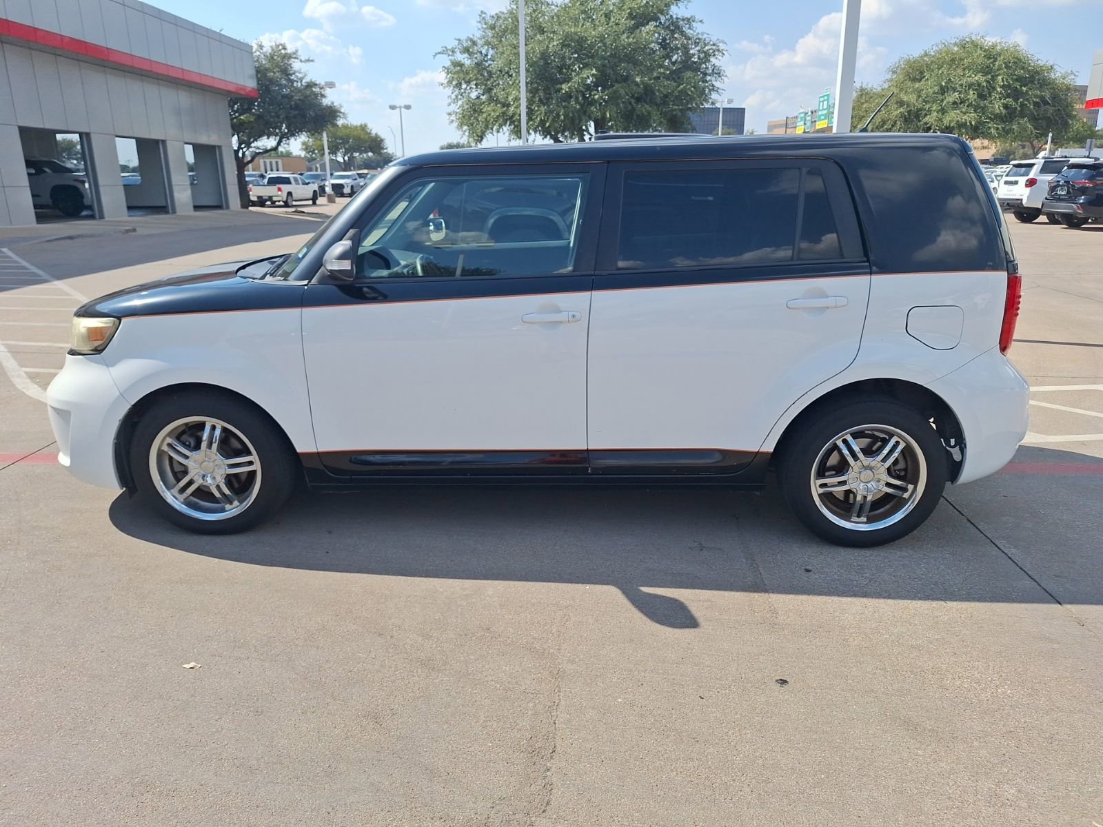 2009 Scion xB Base photo 2