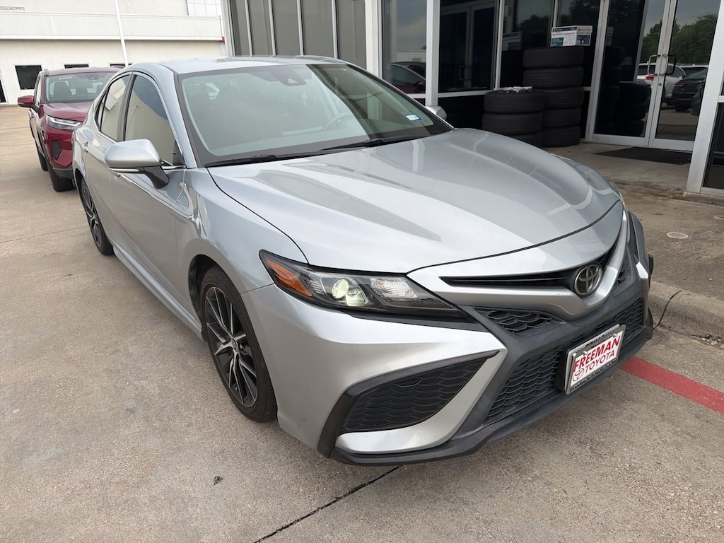 Used 2022 Toyota Camry SE Sedan