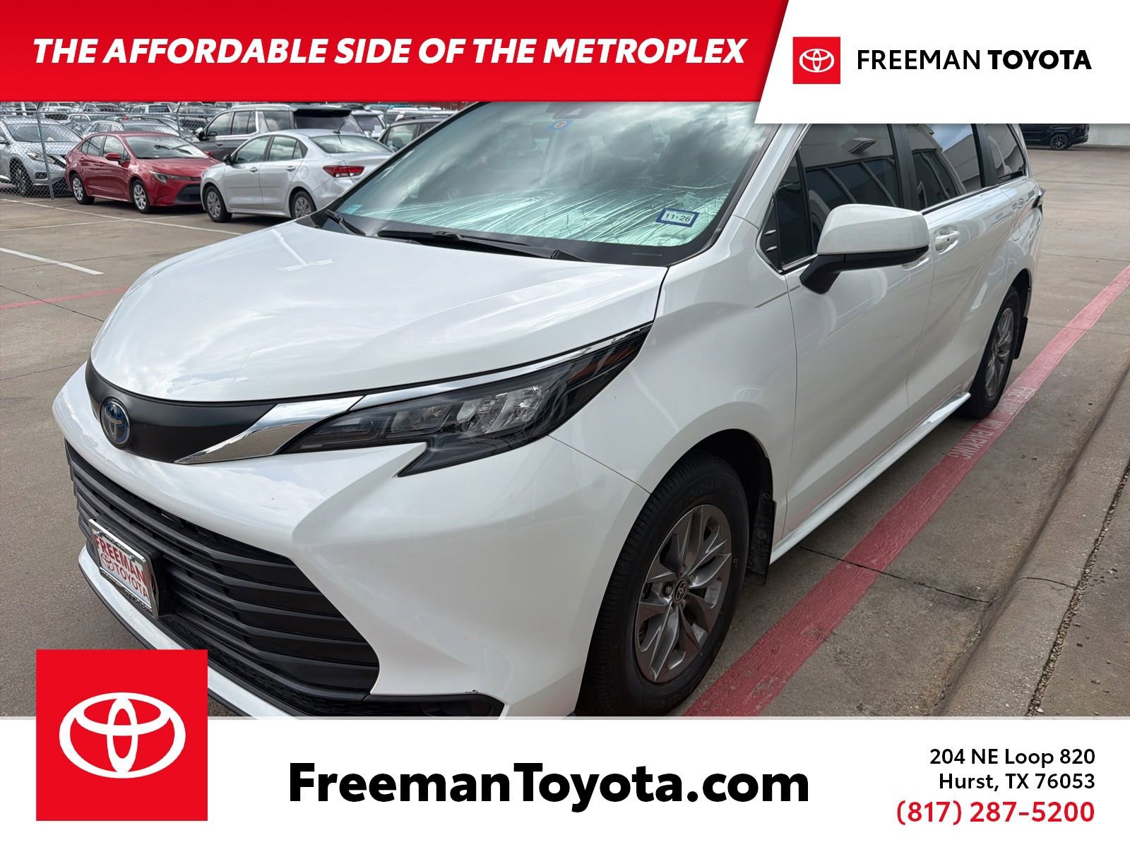 2024 Toyota Sienna LE 8-Passenger Hybrid FWD's photo
