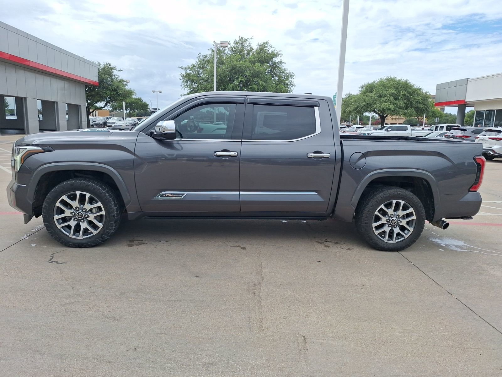 2022 Toyota Tundra 1794 Edition photo 2