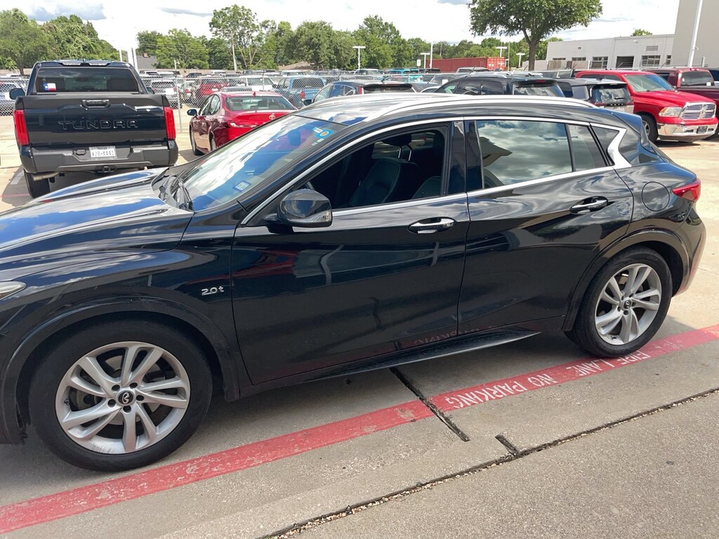 Used 2018 INFINITI QX30 LUXE SUV