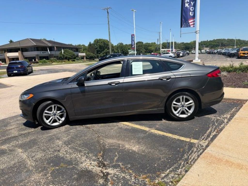 Used 2018 Ford Fusion SE Sedan