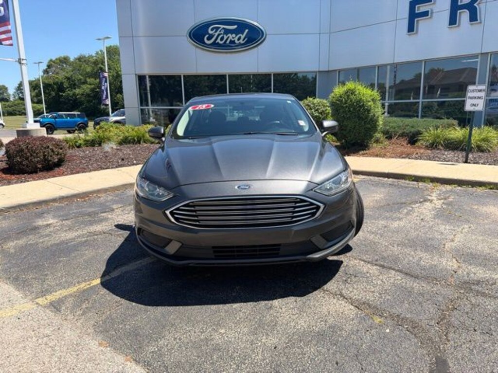 Used 2018 Ford Fusion SE Sedan