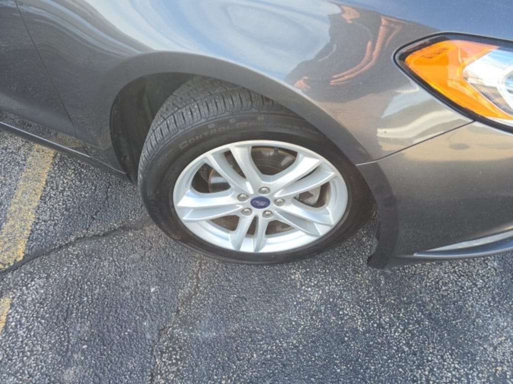 Used 2018 Ford Fusion SE Sedan