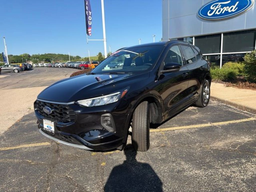 Used 2024 Ford Escape Hybrid ST-Line Select SUV