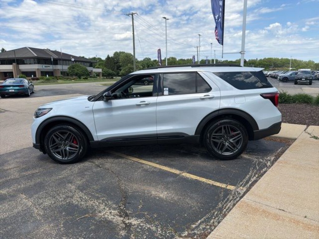 New 2026 Ford Explorer ST-Line SUV