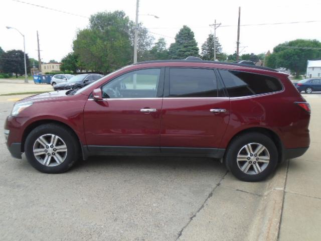 Used 2015 Chevrolet Traverse 2LT with VIN 1GNKVHKD3FJ180254 for sale in Monticello, IA