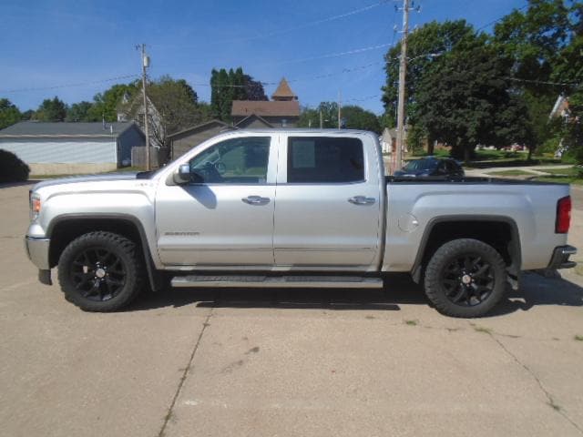 Used 2015 GMC Sierra 1500 SLT with VIN 3GTU2VEC8FG305536 for sale in Monticello, IA