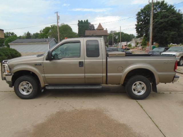 Used 2002 Ford F-250 Super Duty Lariat with VIN 1FTNX21L32ED45485 for sale in Monticello, IA