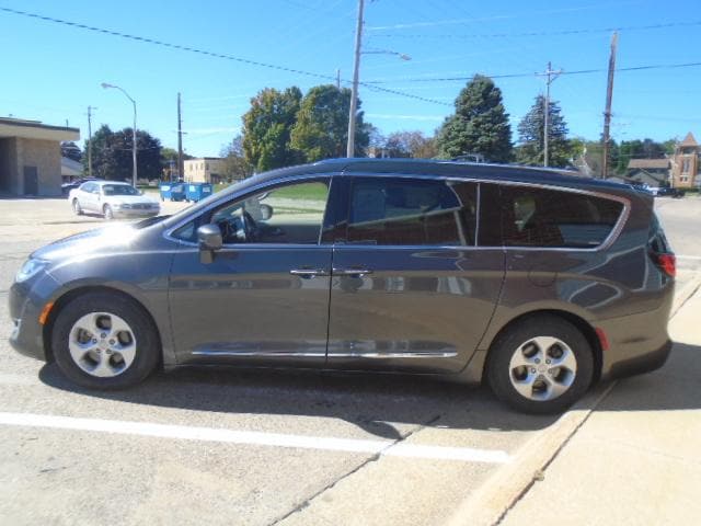 Used 2017 Chrysler Pacifica Touring-L Plus with VIN 2C4RC1EG5HR679422 for sale in Monticello, IA