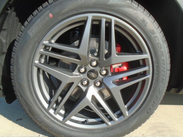 2025 Ford Explorer ST photo 2