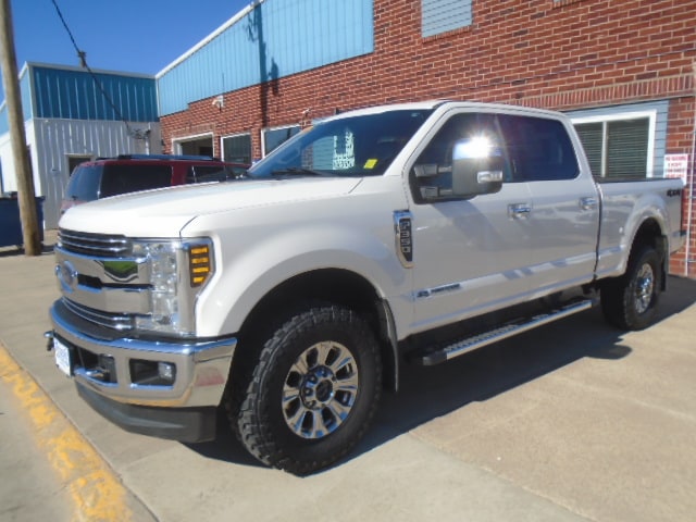 2019 Ford F-350 Lariat 4x4 Crew Cab 160 in SRW's photo