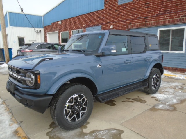2025 Ford Bronco 4-Door Outer Banks's photo