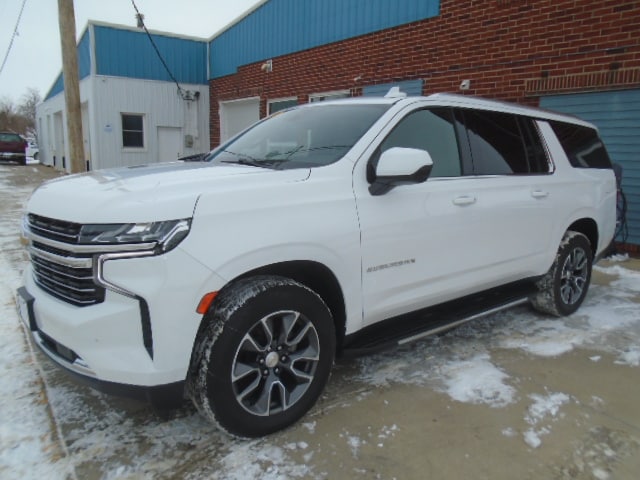 2021 Chevrolet Suburban LT's photo