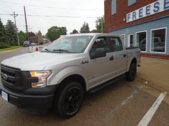 2015 Ford F-150 XL 4x4 SuperCrew 145-in's photo