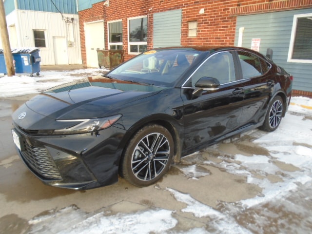 2025 Toyota Camry XLE's photo