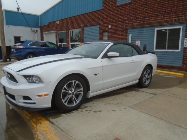 2014 Ford Mustang V6