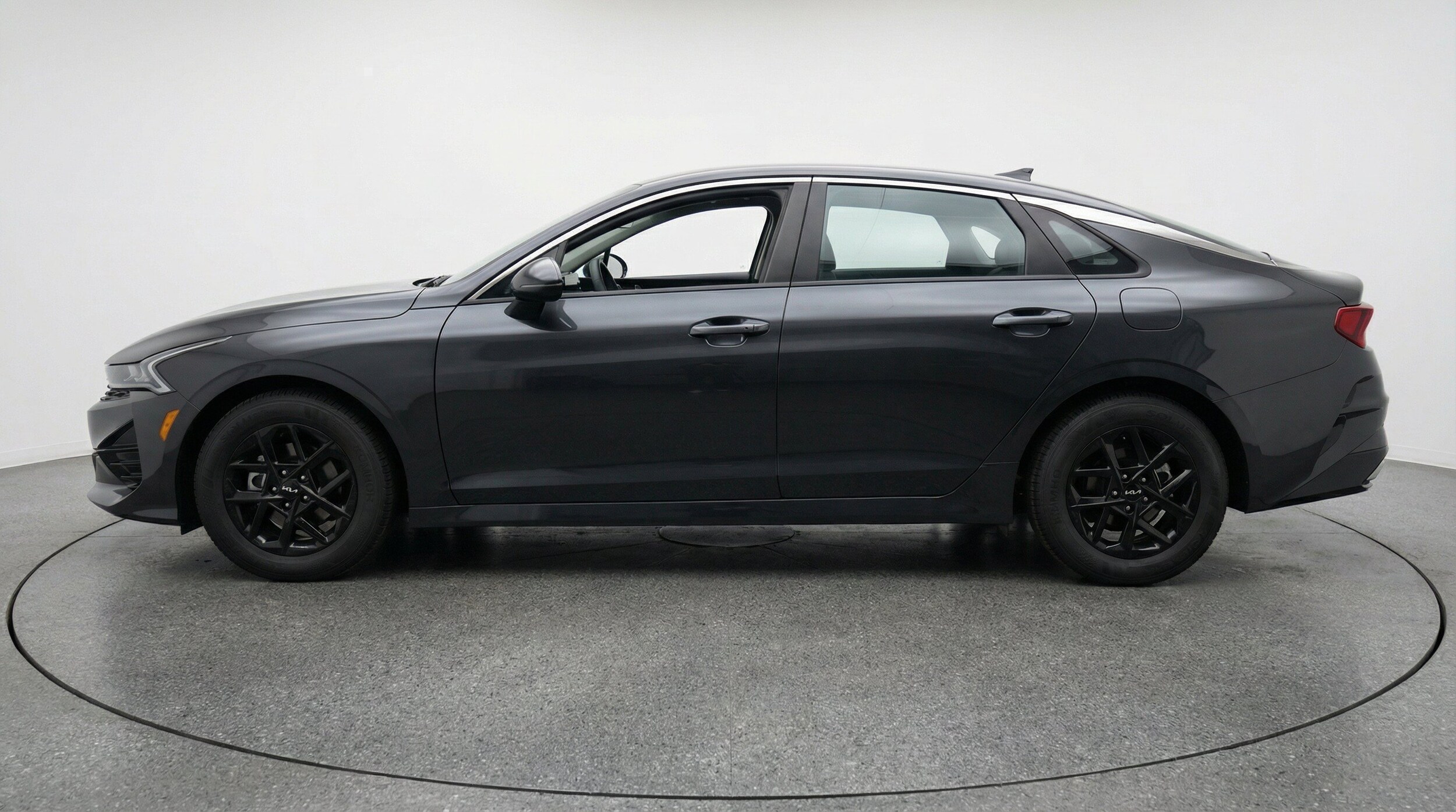 Thumbnail: 2025 Kia K5 - 5