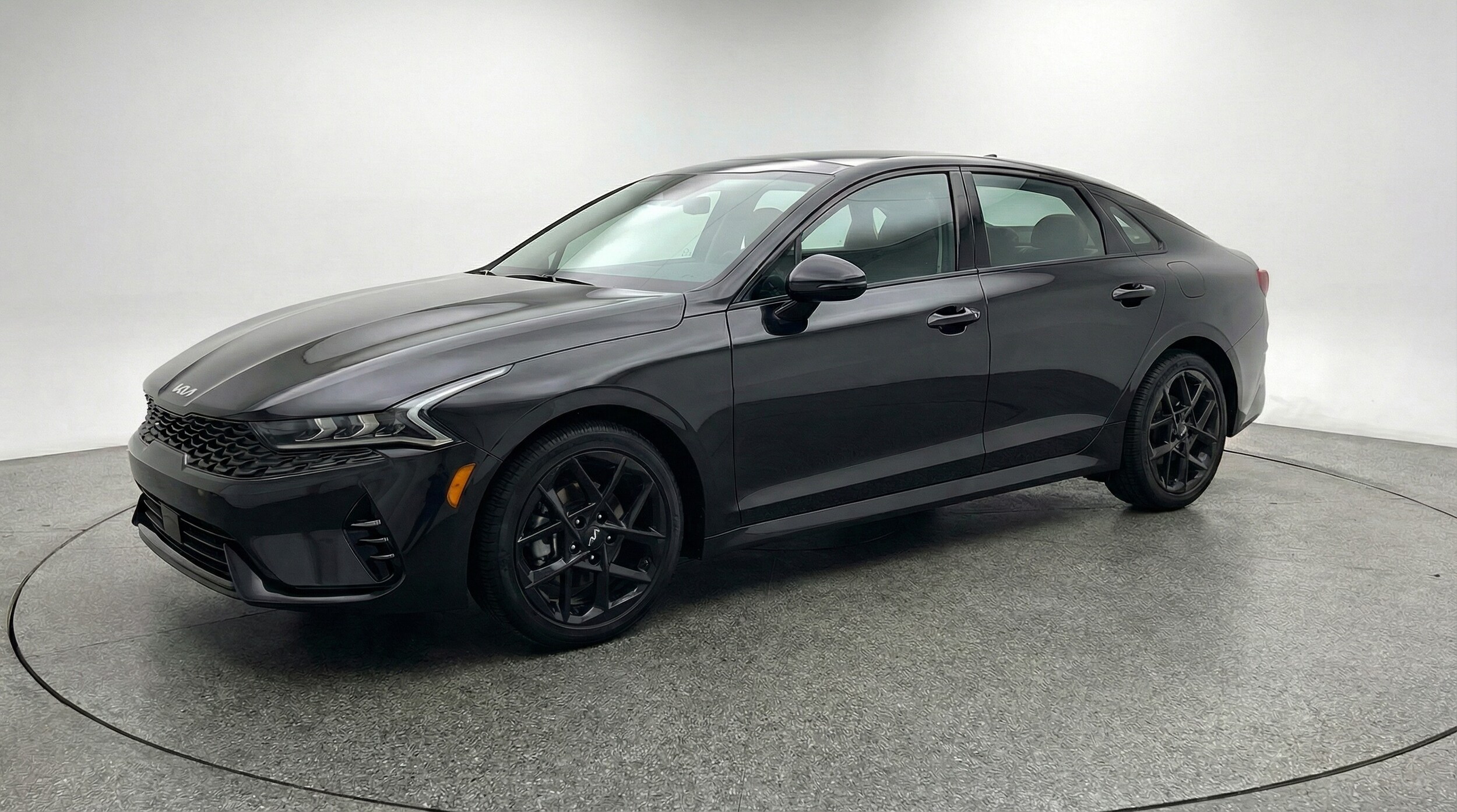 Thumbnail: 2025 Kia K5 - 3