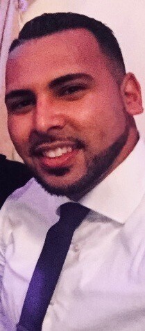 Staff member Yama Asefi from ID_5b88f7606080