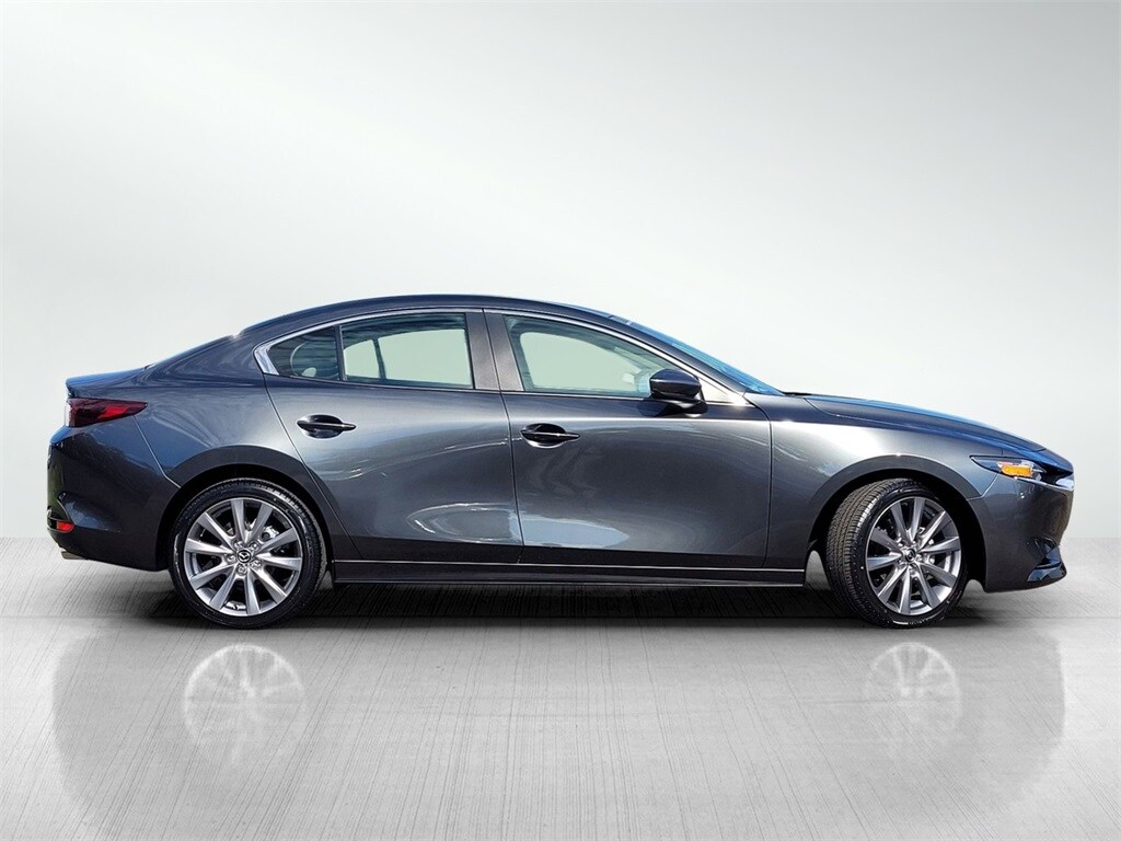 2022 Mazda Mazda3 Preferred Sedan photo 3