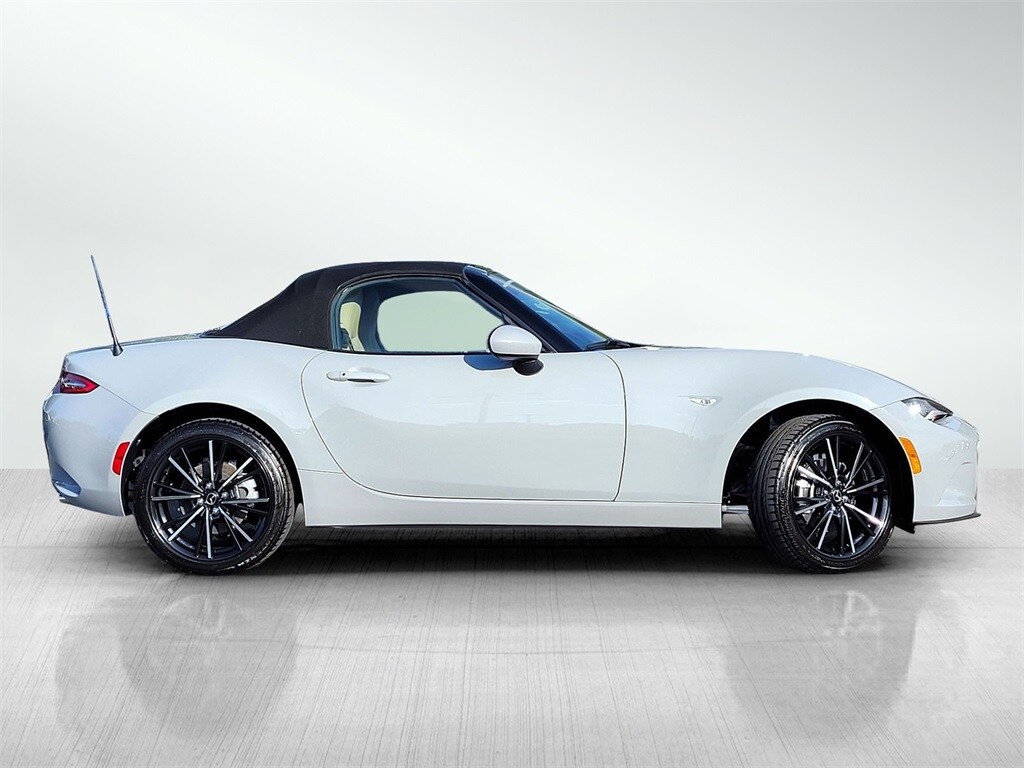 2024 Mazda MX-5 Miata Miata Grand Touring photo 4