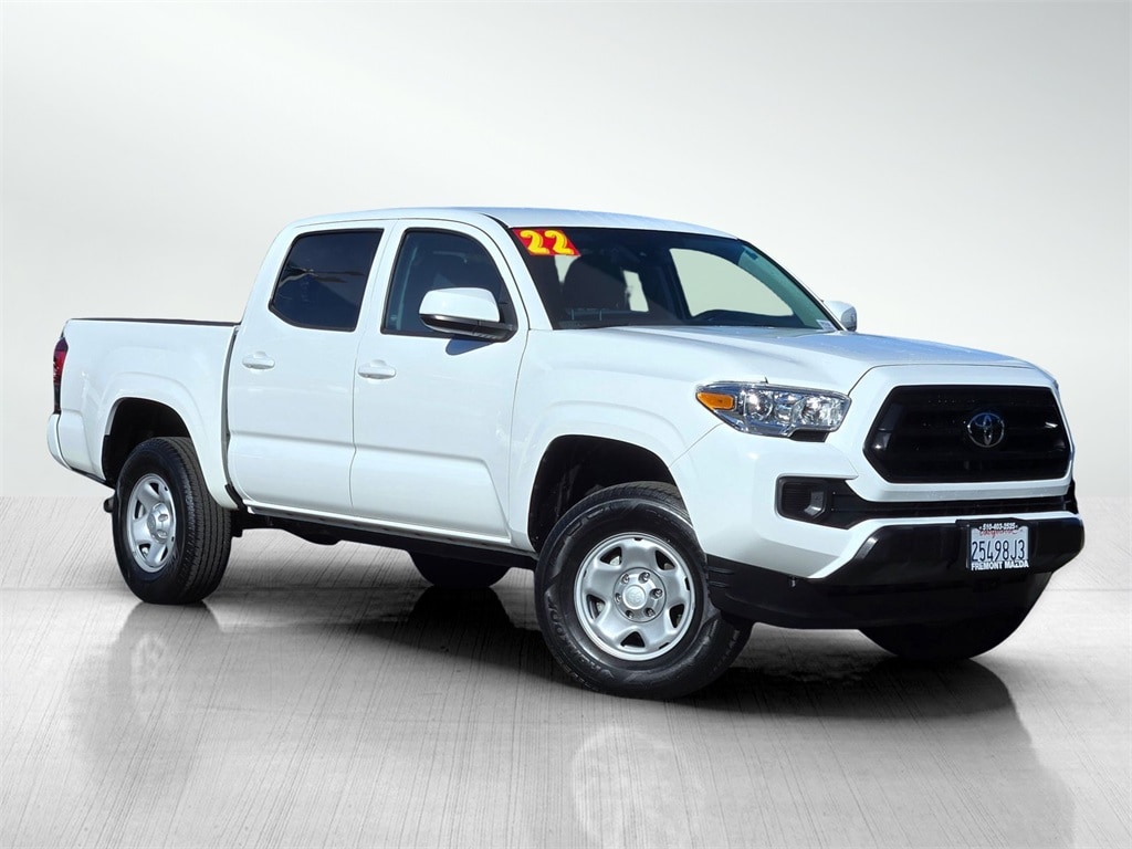 2022 Toyota Tacoma SR's photo