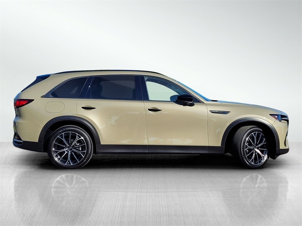 2025 Mazda CX-70 Plug-in Hybrid Premium Plus photo 3