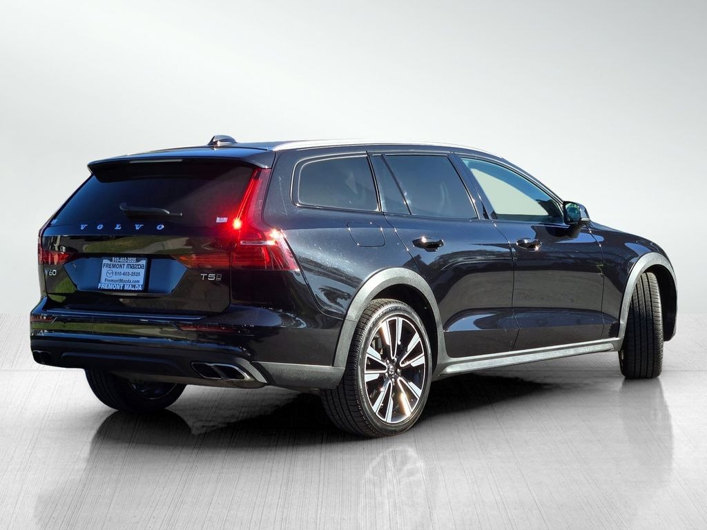 Used 2022 Volvo V60 Cross Country T5 Wagon