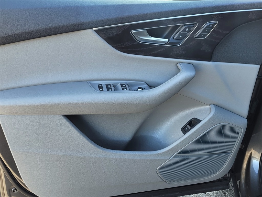 2022 Audi Q7 Premium Plus - Photo 12