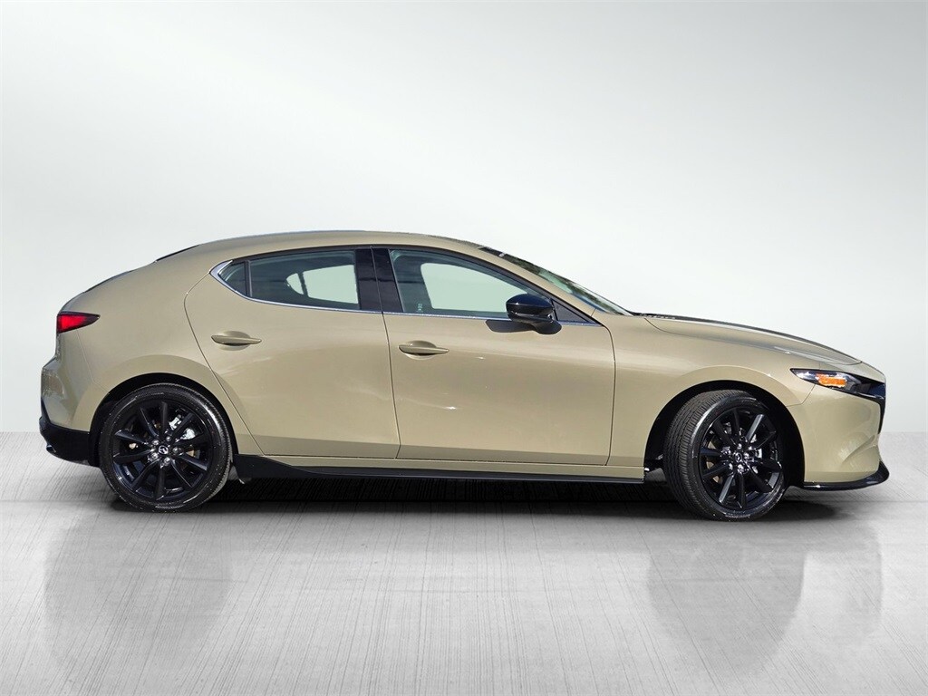 2025 Mazda Mazda3 Hatchback 2.5 Carbon Turbo photo 3