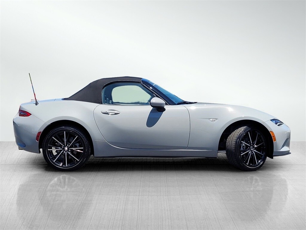 2024 Mazda MX-5 Miata Miata Grand Touring photo 4