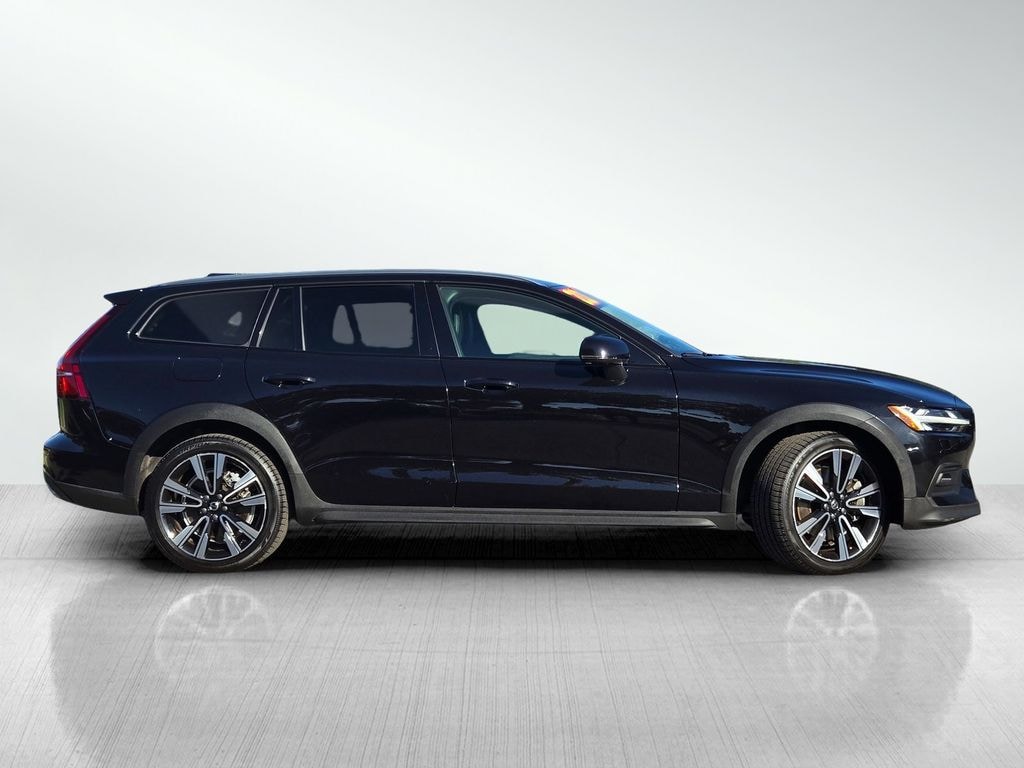 Used 2022 Volvo V60 Cross Country T5 Wagon