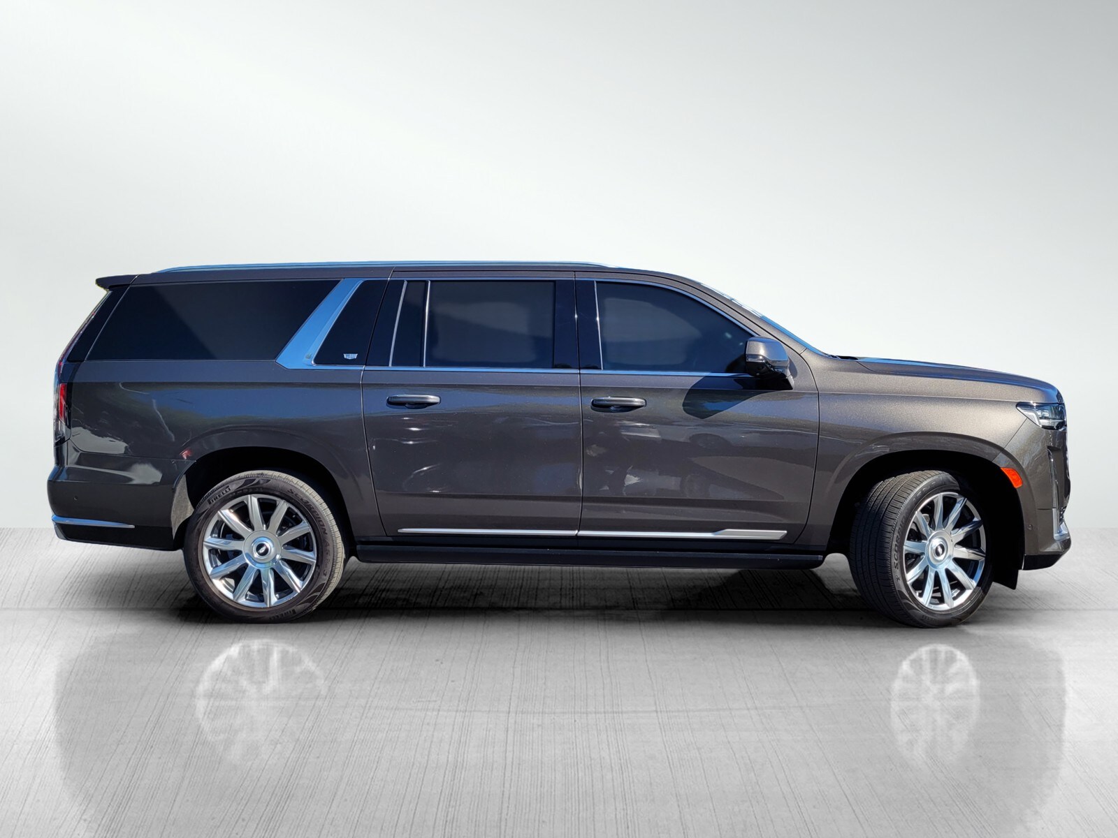 2021 Cadillac Escalade ESV Premium Luxury Platinum photo 3