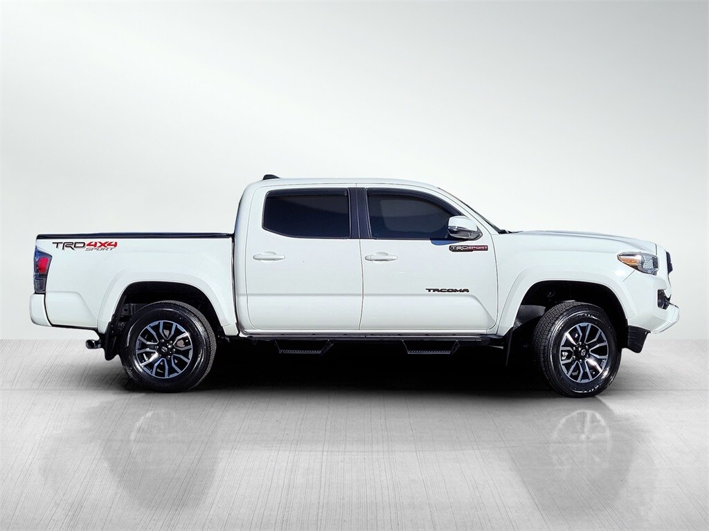 2020 Toyota Tacoma TRD Sport photo 3