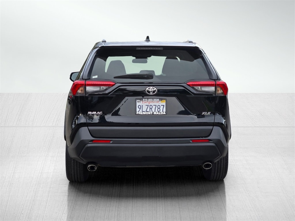 Used 2021 Toyota RAV4 XLE SUV