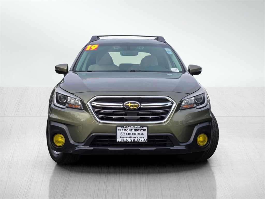 2019 Subaru Outback 2.5i Premium photo 2
