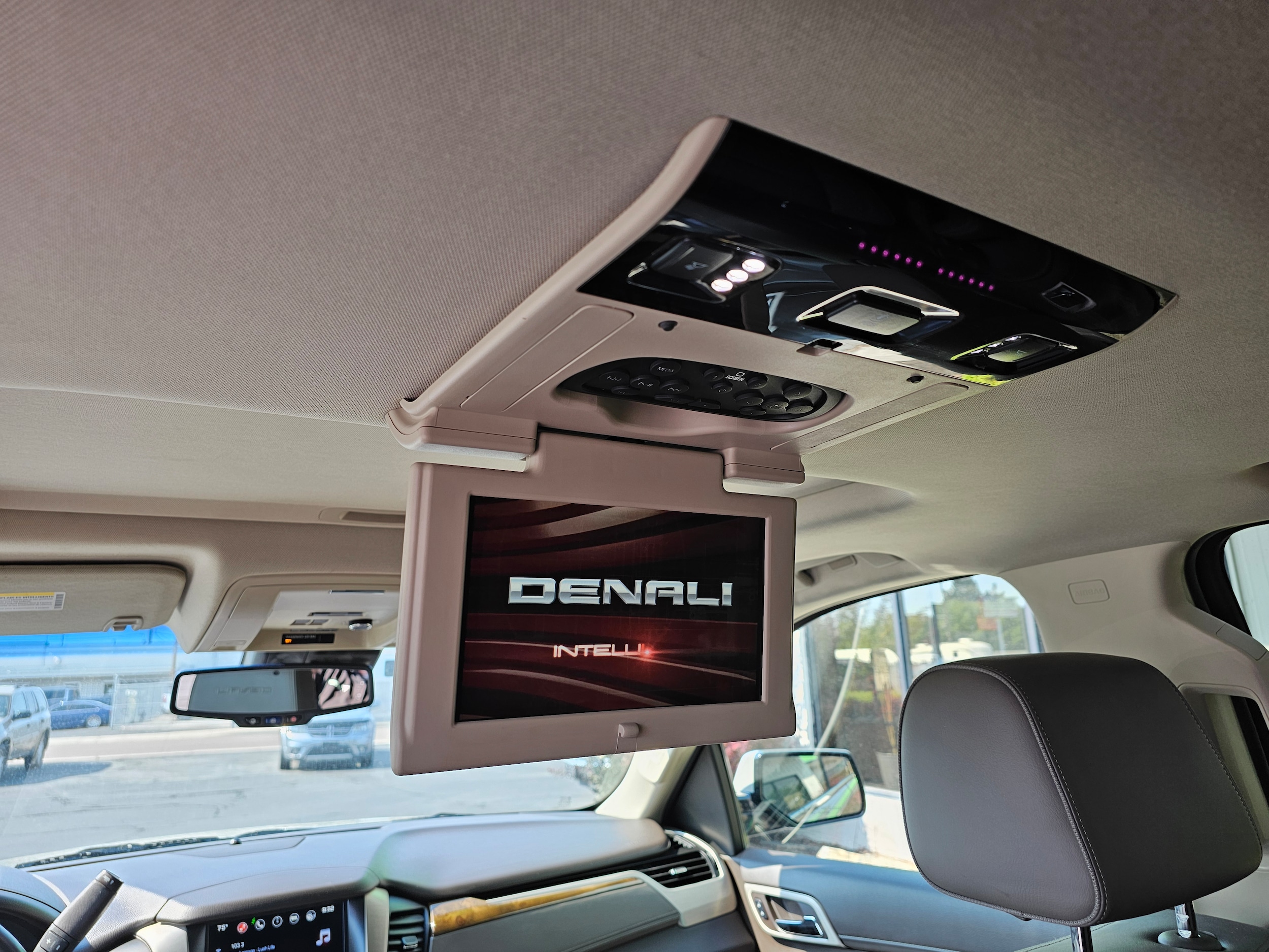 2016 GMC Yukon Denali - Photo 19