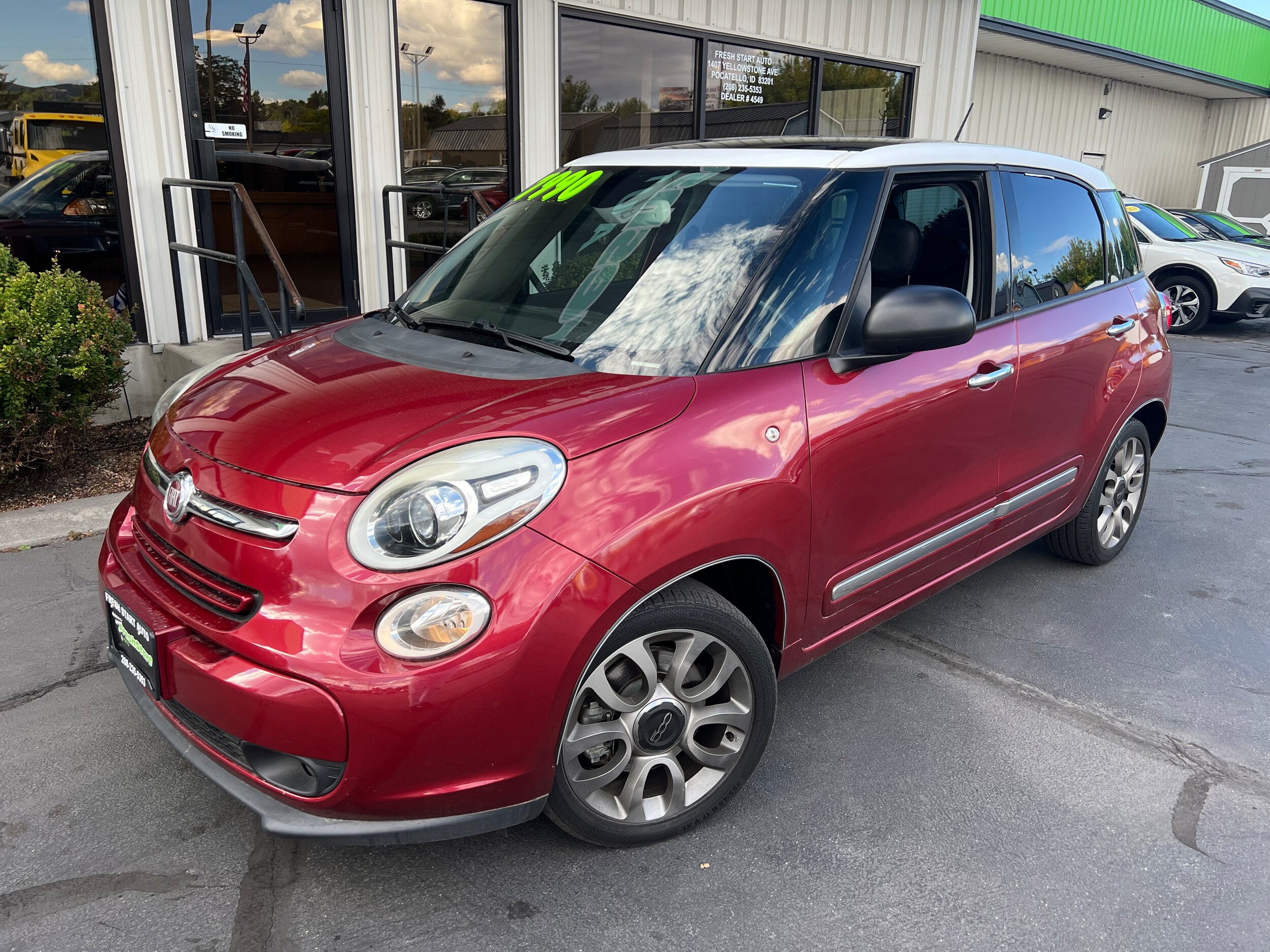 2014 Fiat 500L Lounge photo 2
