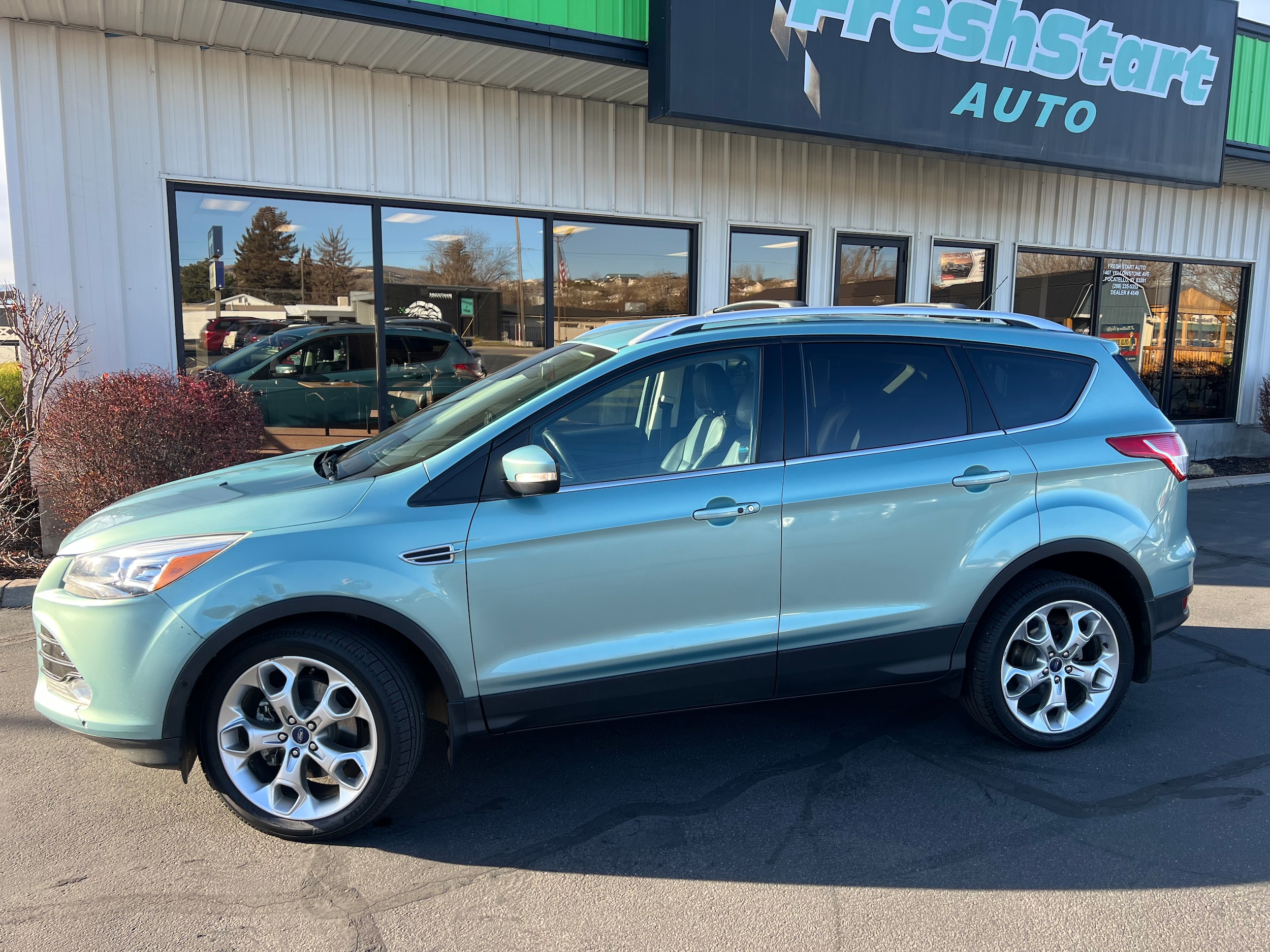 2013 Ford Escape Titanium's photo