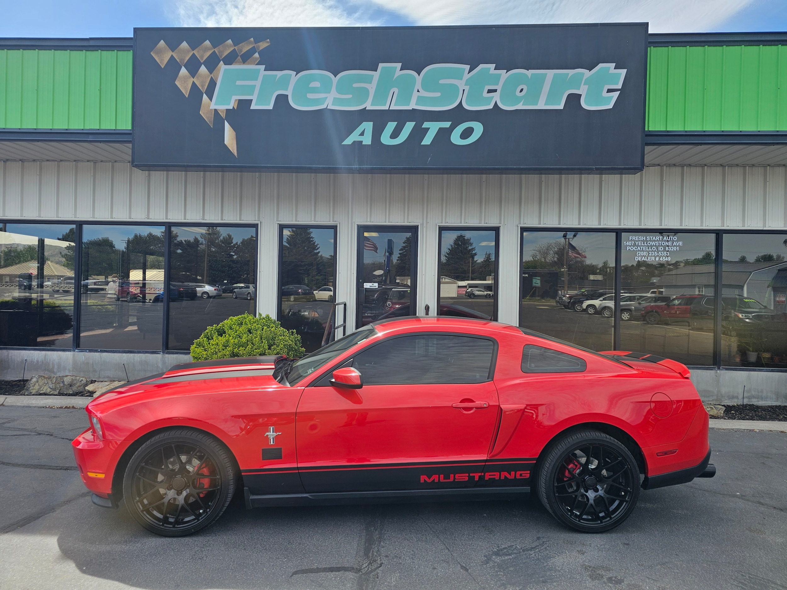 2012 Ford Mustang V6 Premium's photo