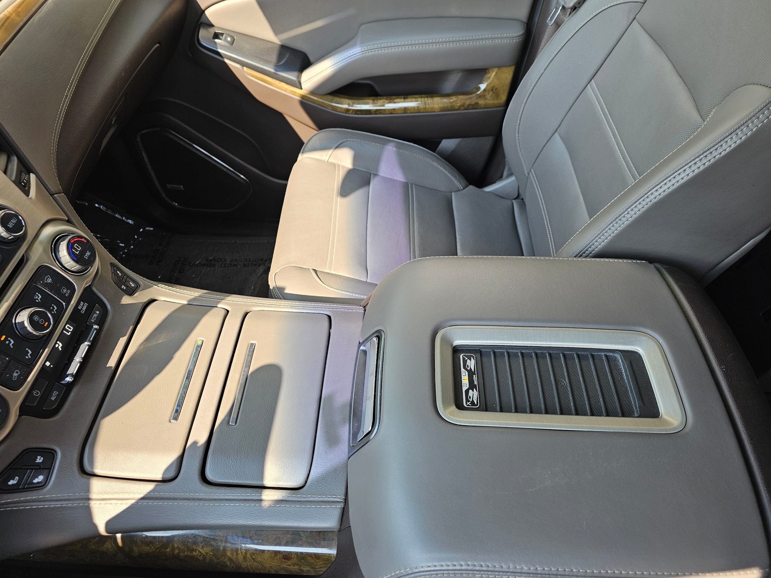 2016 GMC Yukon Denali - Photo 14