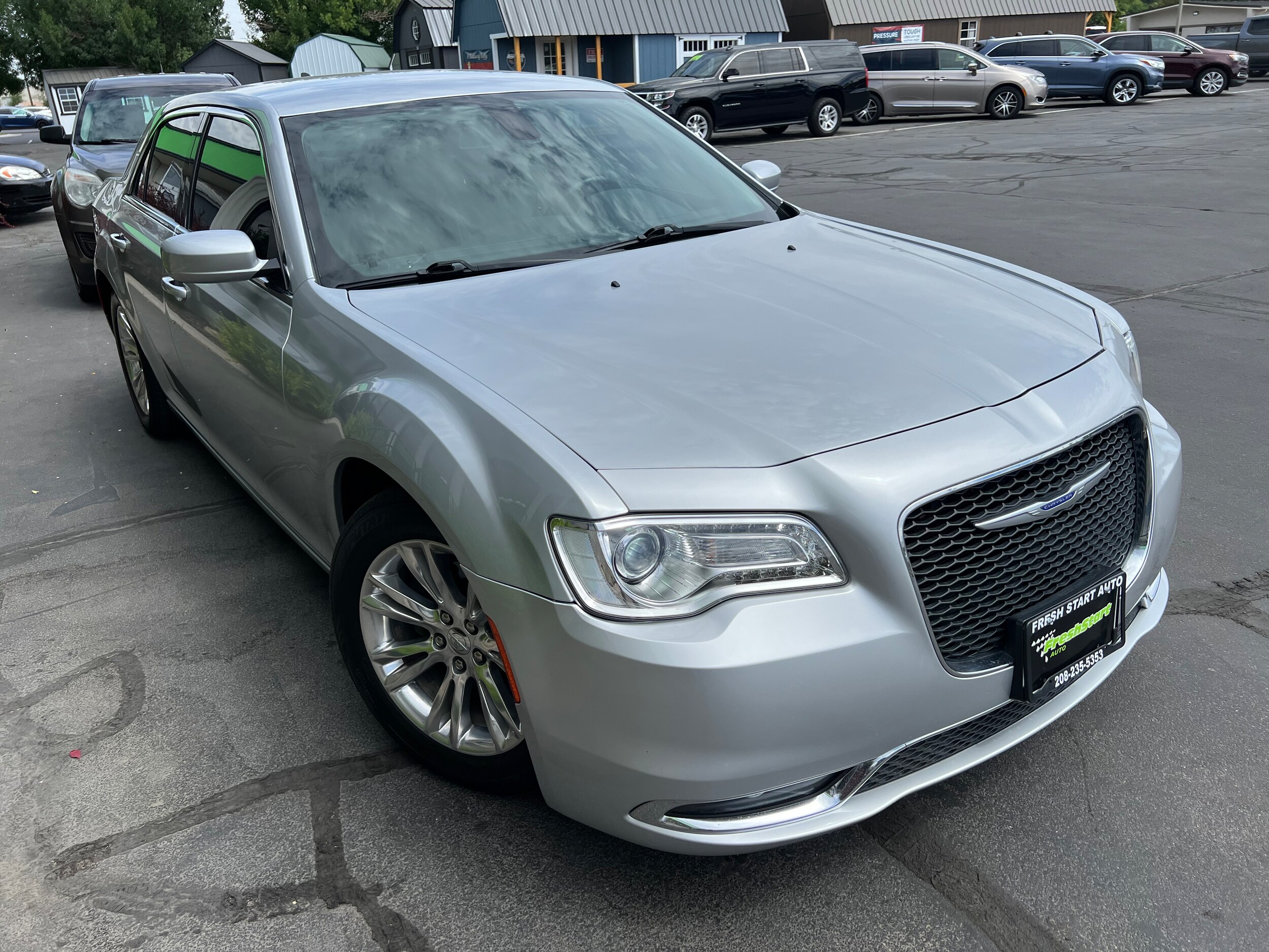 2020 Chrysler 300 Touring photo 3